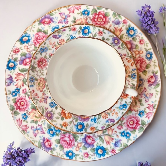 Vintage Crown Staffordshire Cup/Saucer/Plate “Springtime” Trio - Picture 4 of 5